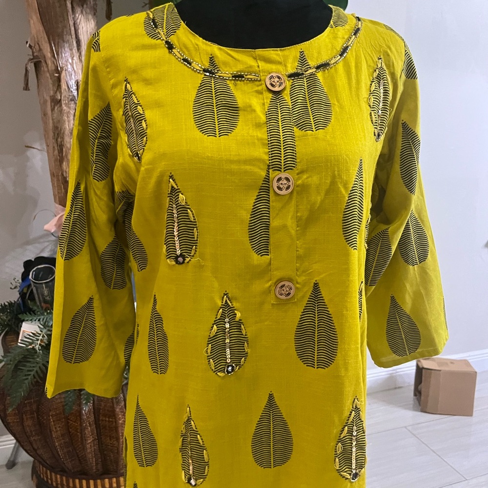 preloved kurta yellow size 40 (necklace not included) excellent condition